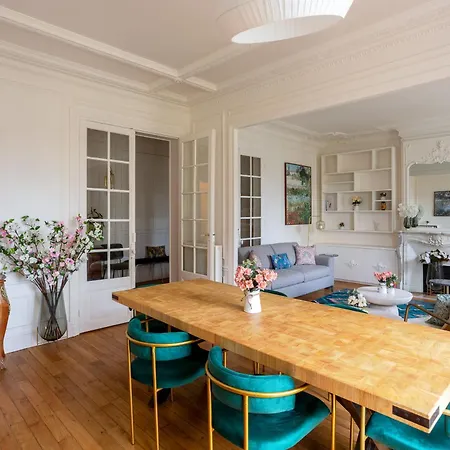 From With A View * パリ