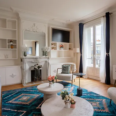 From With A View * Paříž