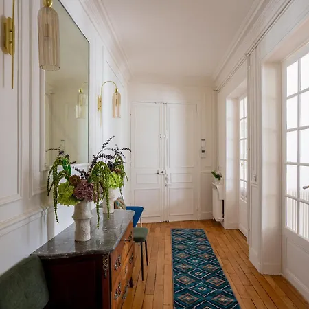 From With A View * Paříž